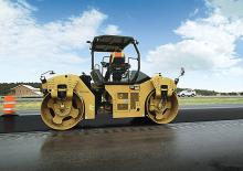 Tandem-Vibrowalzen Caterpillar CB68B