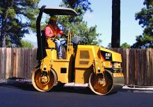 Tandem-Vibrowalzen Caterpillar CC24