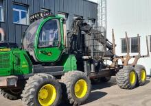 Tragschlepper John Deere 1210 E IT4