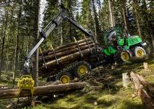 Tragschlepper John Deere 1210 G