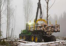 Tragschlepper John Deere 1910 G
