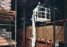 Senkrechtmast-Arbeitsbühnen Lift-A-Loft AMV36-19