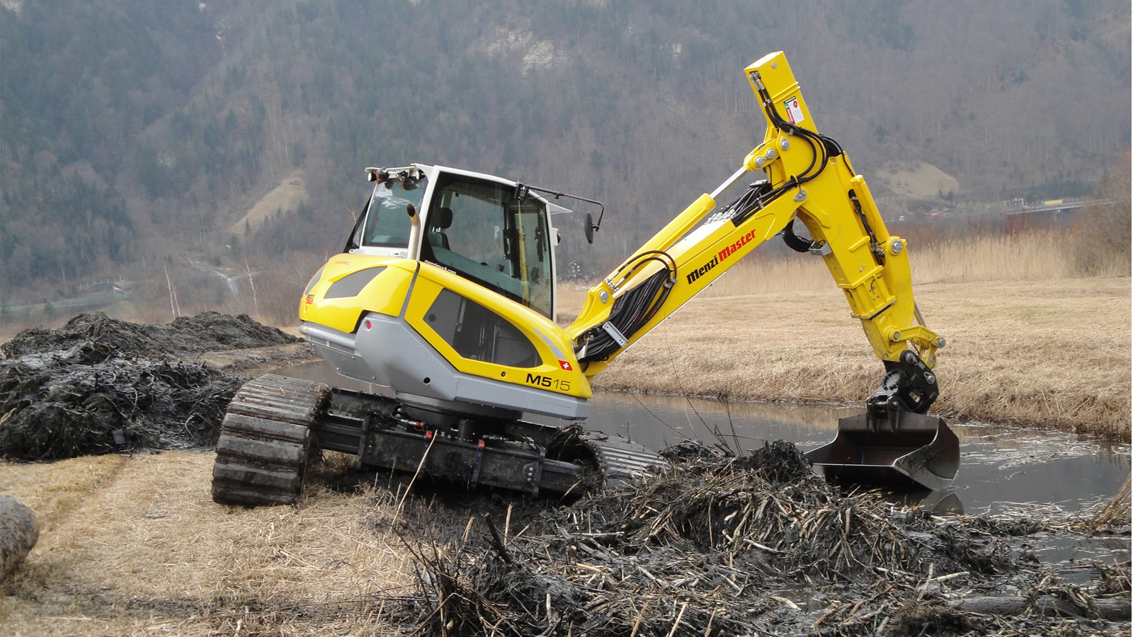 Работа на гусеничном экскаваторе. Экскаватор эо-3223. Полноповоротный экскаватор jcb 190. Экскаватор либхер 900. Liebherr r906.